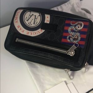 Gucci waist bag with snake print batch